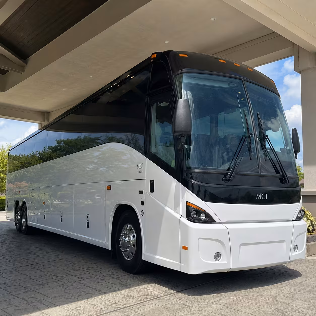 salinas charter bus rentals to monterey regional airport